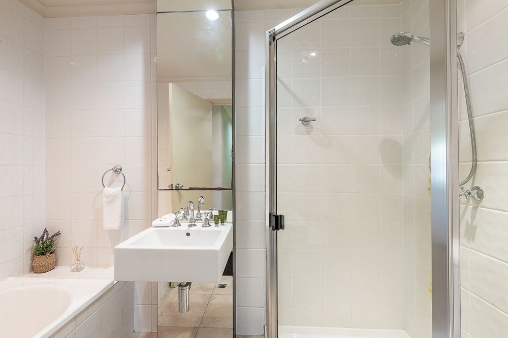 sunshine-beach-2-bedroom-apartment-unit-07(12)